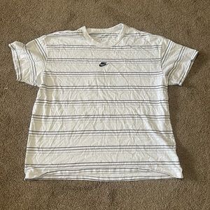 heavy weight nike striped t-shirt